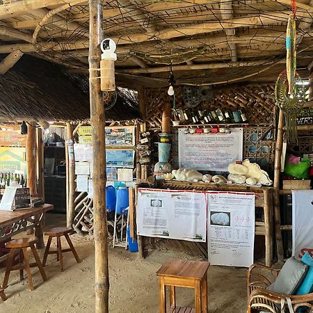 Bamboo Nest Beachfront Puerto Princesa Buitenkant foto