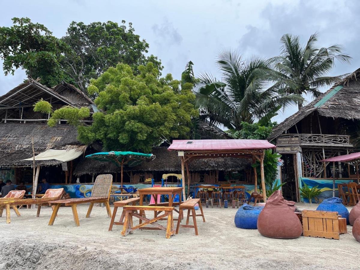 Bamboo Nest Beachfront Puerto Princesa Buitenkant foto