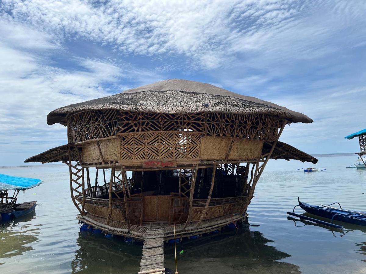 Bamboo Nest Beachfront Puerto Princesa Buitenkant foto