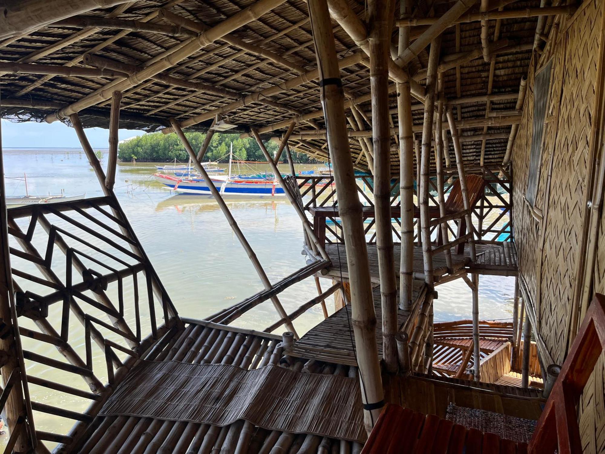 Bamboo Nest Beachfront Puerto Princesa Buitenkant foto