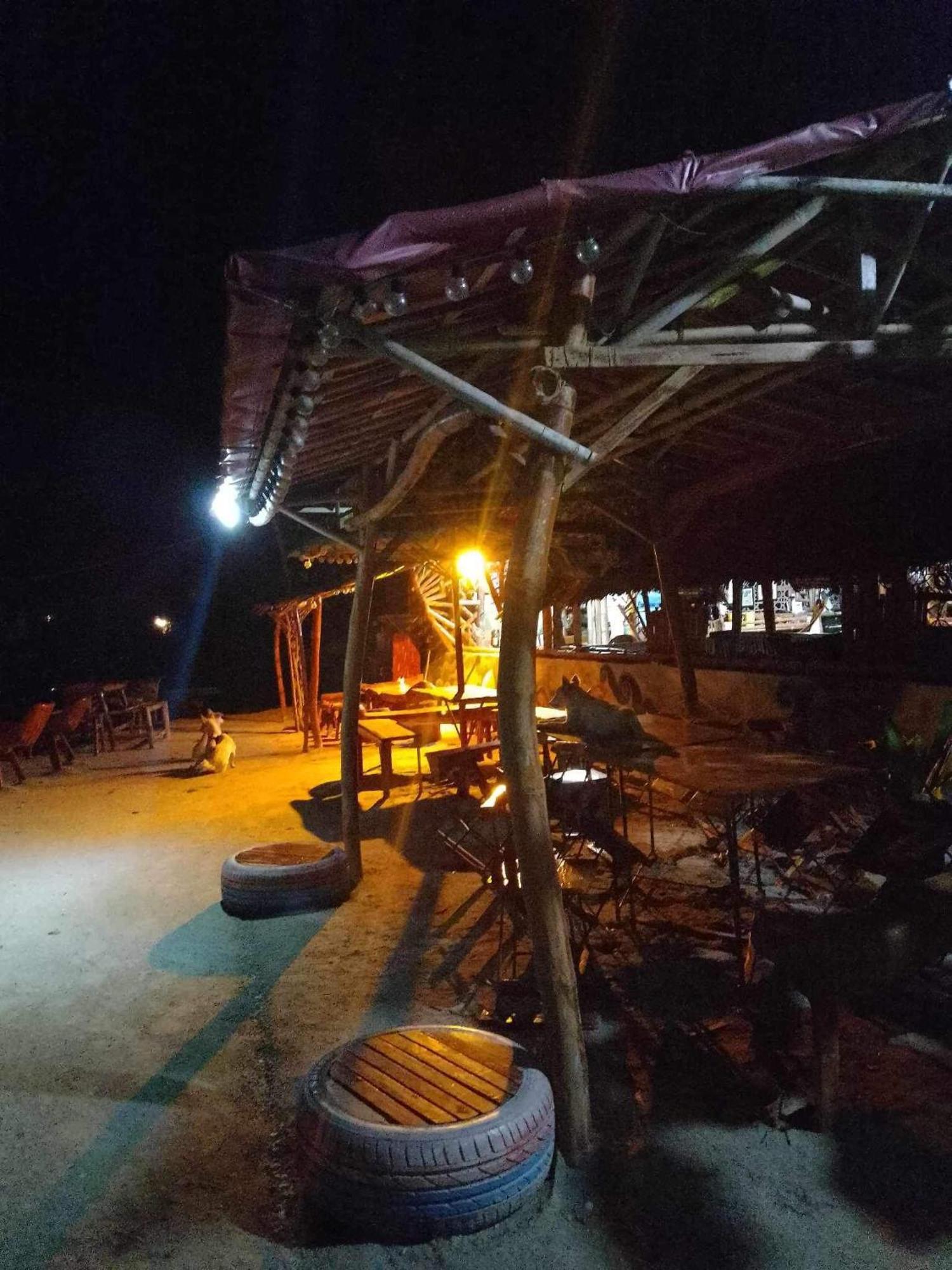 Bamboo Nest Beachfront Puerto Princesa Buitenkant foto