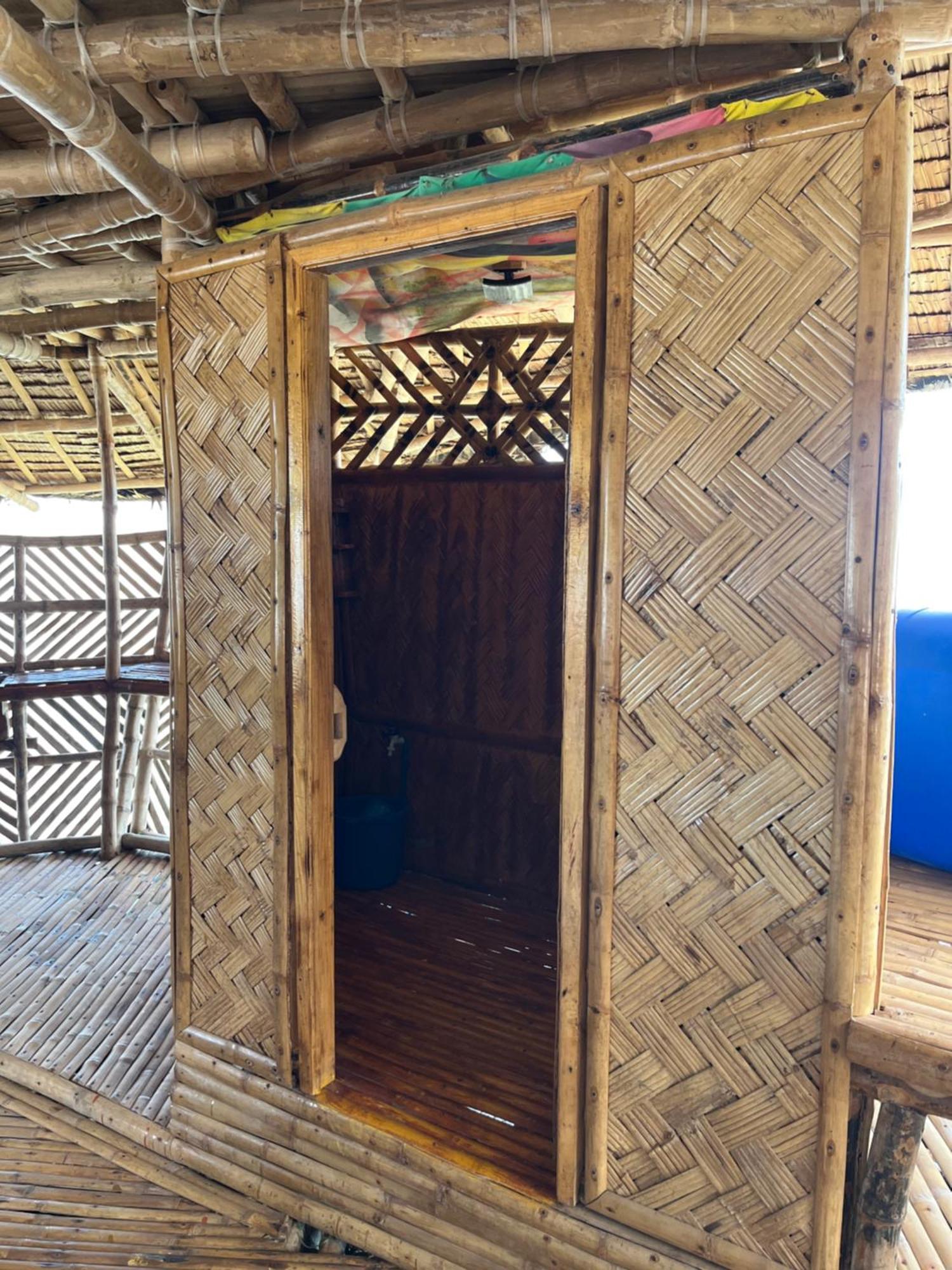 Bamboo Nest Beachfront Puerto Princesa Buitenkant foto