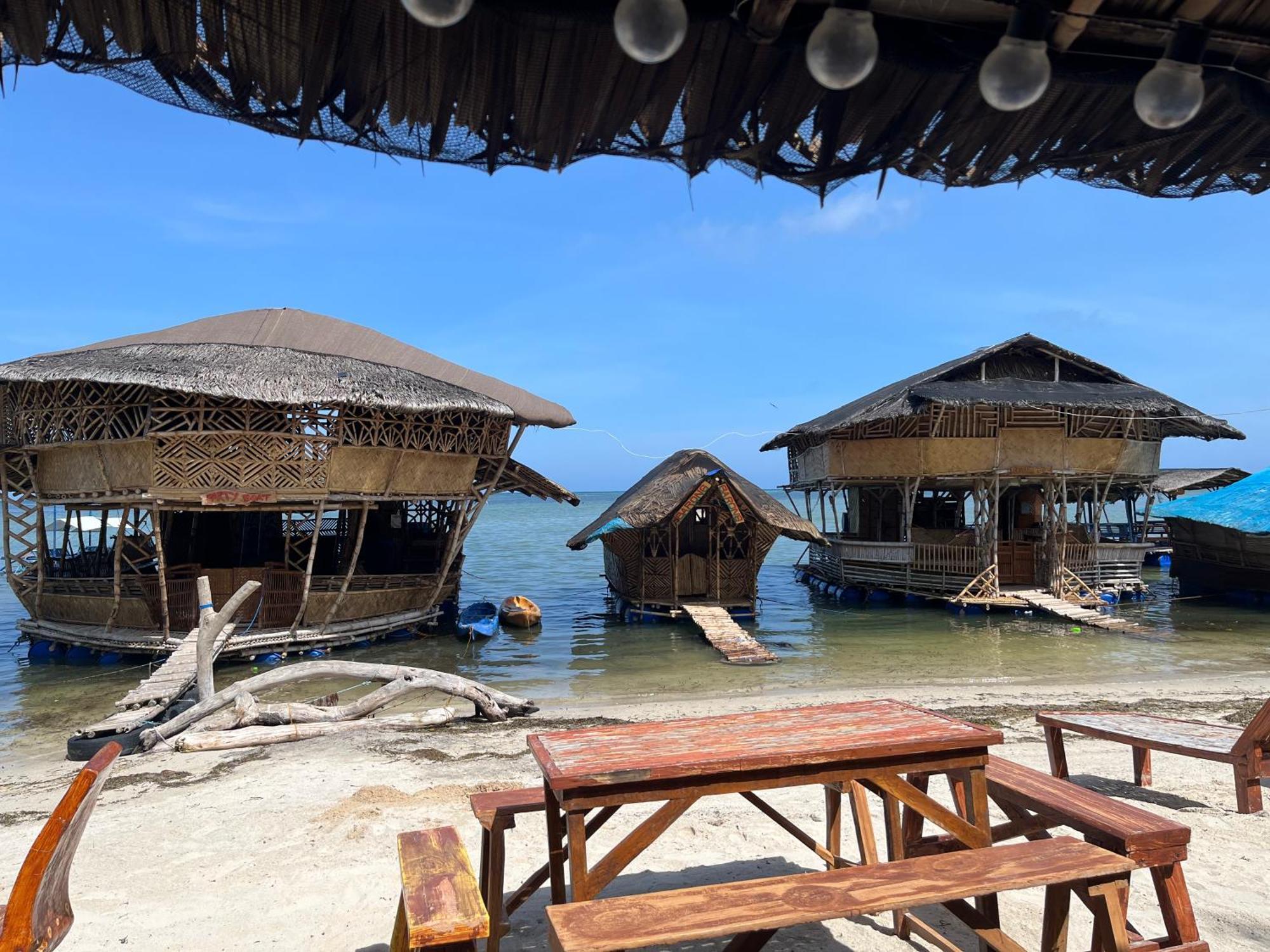 Bamboo Nest Beachfront Puerto Princesa Buitenkant foto