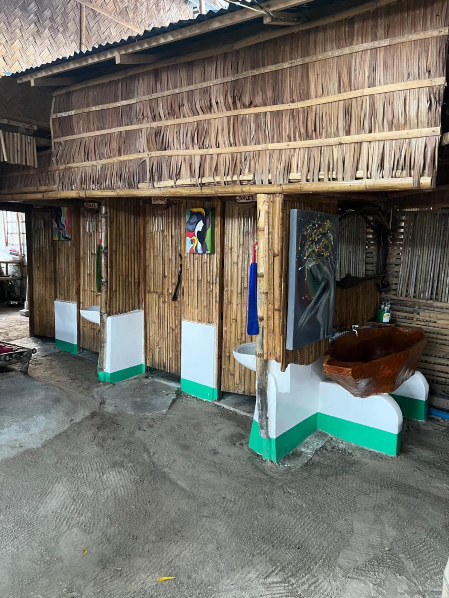 Bamboo Nest Beachfront Puerto Princesa Buitenkant foto
