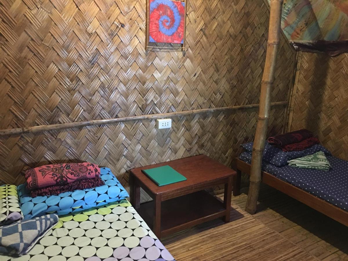 Bamboo Nest Beachfront Puerto Princesa Buitenkant foto